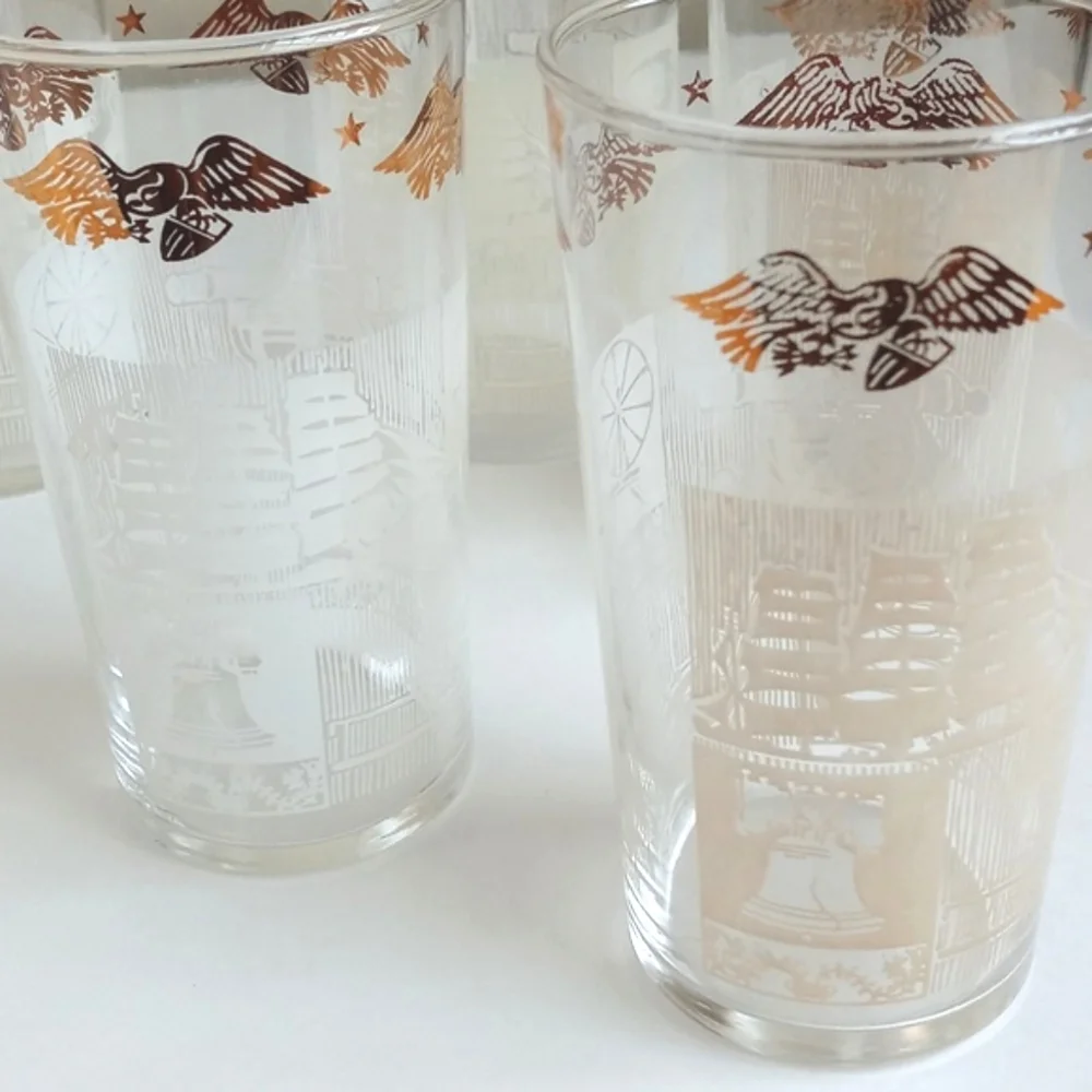 Set of 7 Mid Century-Modern Gold Eagle Colonial Vintage Drinking Glass Tumblers